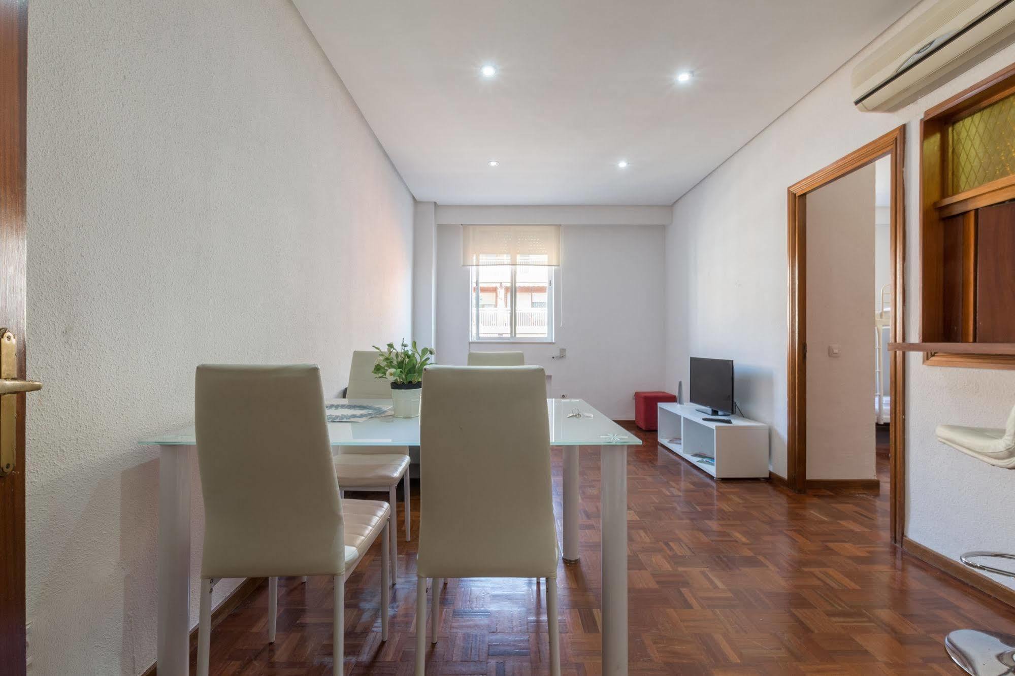 Apartamentos Arapiles Madrid Exteriér fotografie