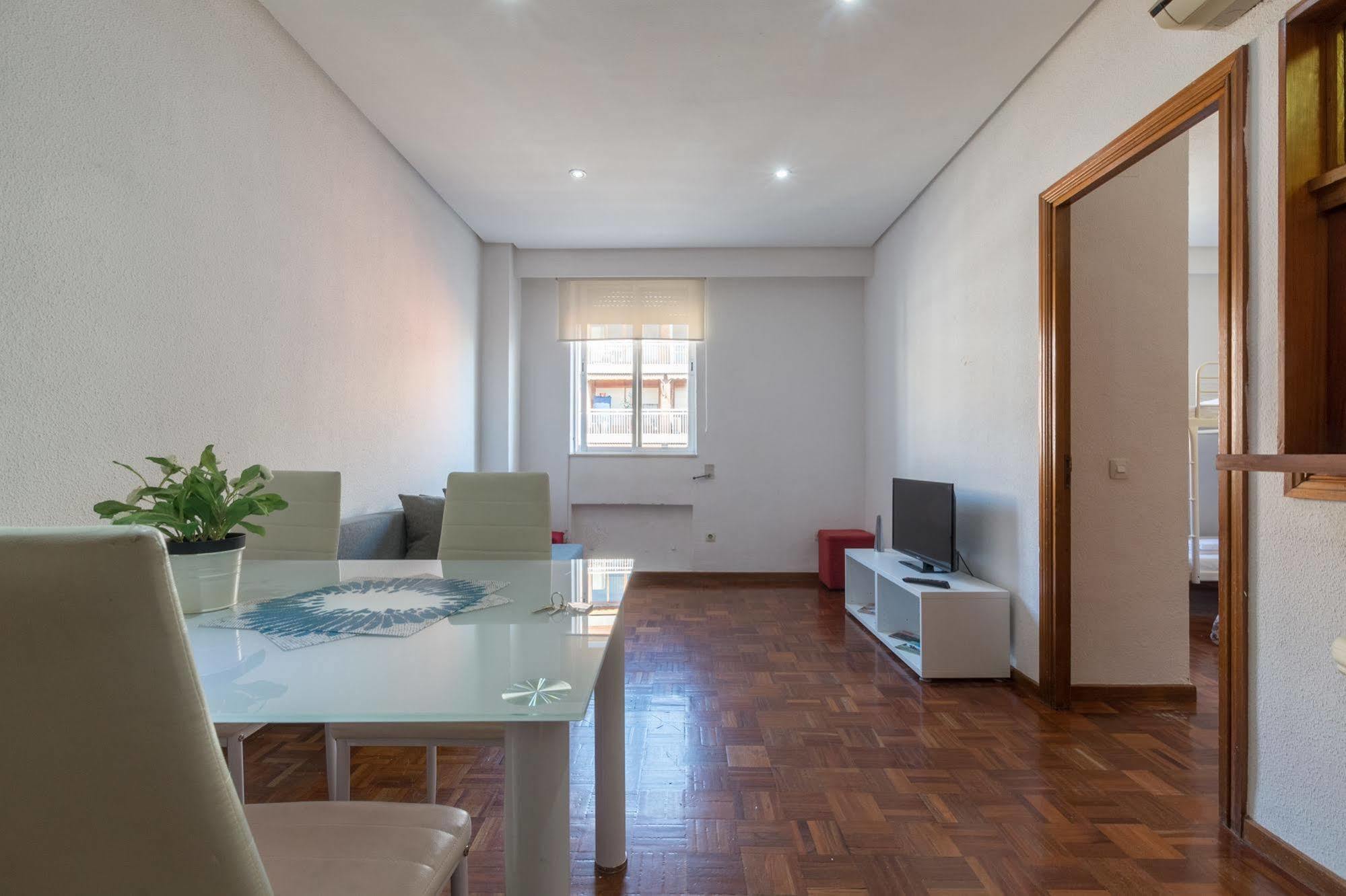 Apartamentos Arapiles Madrid Exteriér fotografie